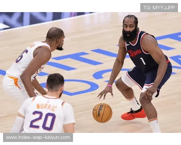 快船队哈登缺席时伦纳德主导进攻，防守效率持续提升