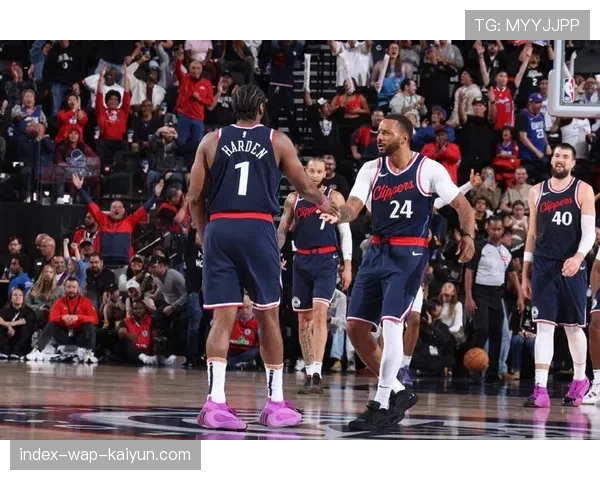 快船试验小阵容终极五小 莱昂纳德顶到五号位时间显著增加